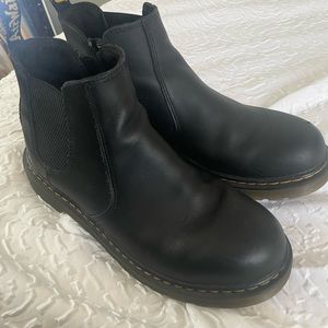 Chelsea dr. Martens